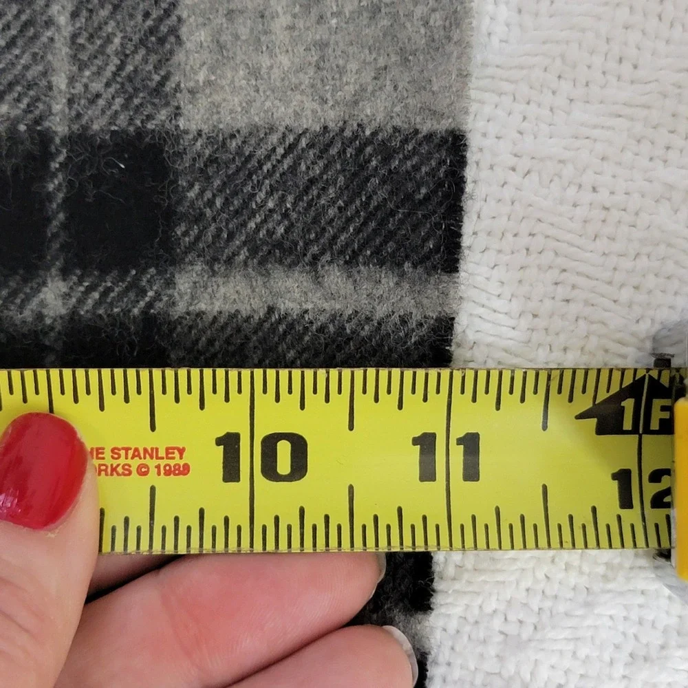 Mens NWOT 100% Lambswool Plaid Grey Black Blue Scarf‎ Woven in Great Britain